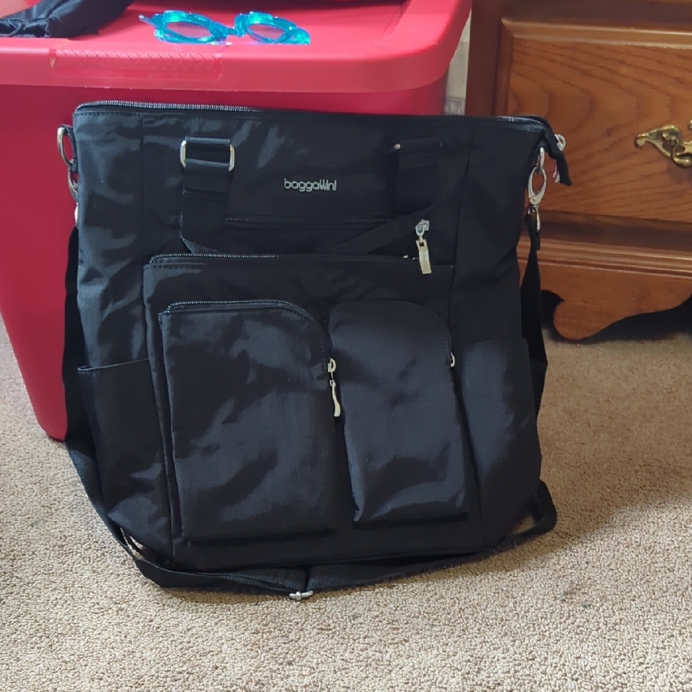 Baggallini Black Messenger Bag for Men